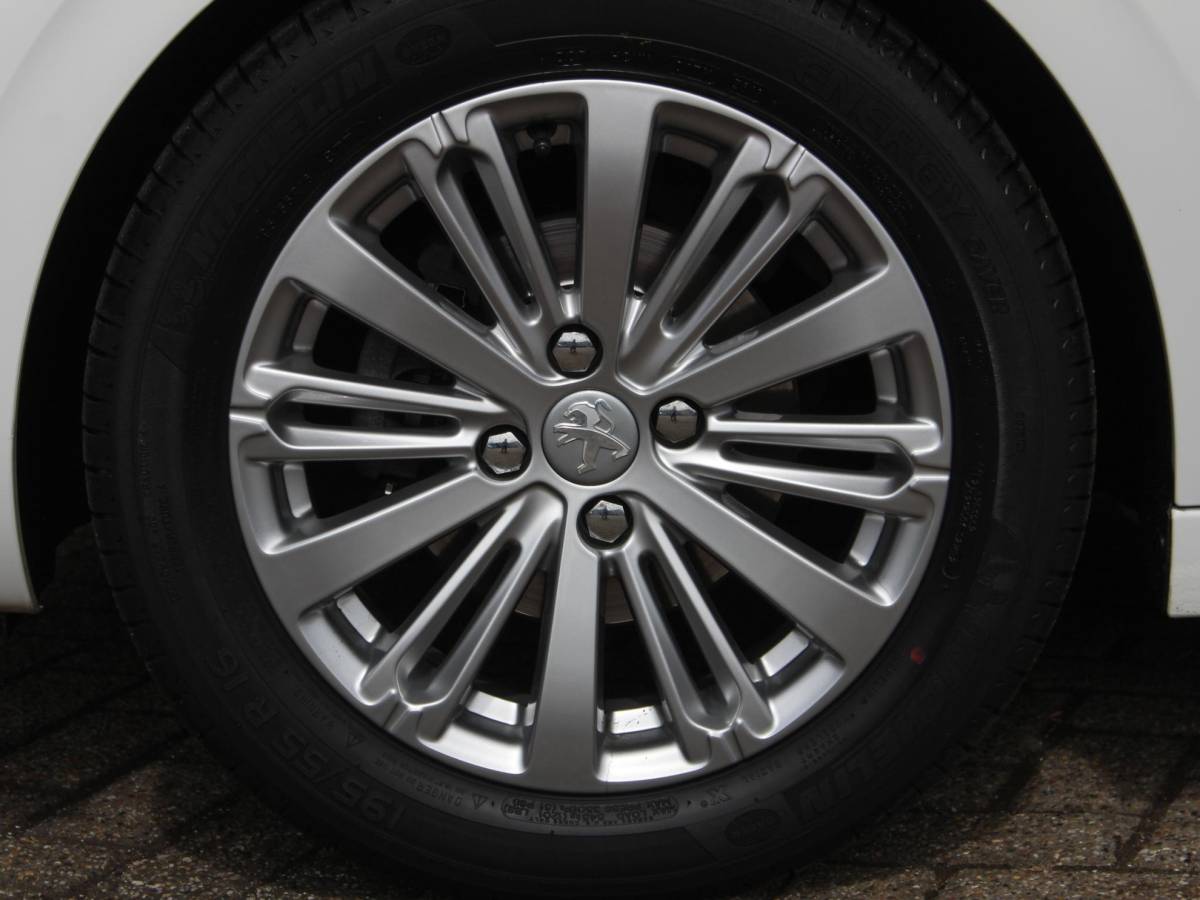 Peugeot 208 Peugeot 208 1.2 PureTech Signature | Airco | Navi | Park sens | Lm-Velgen