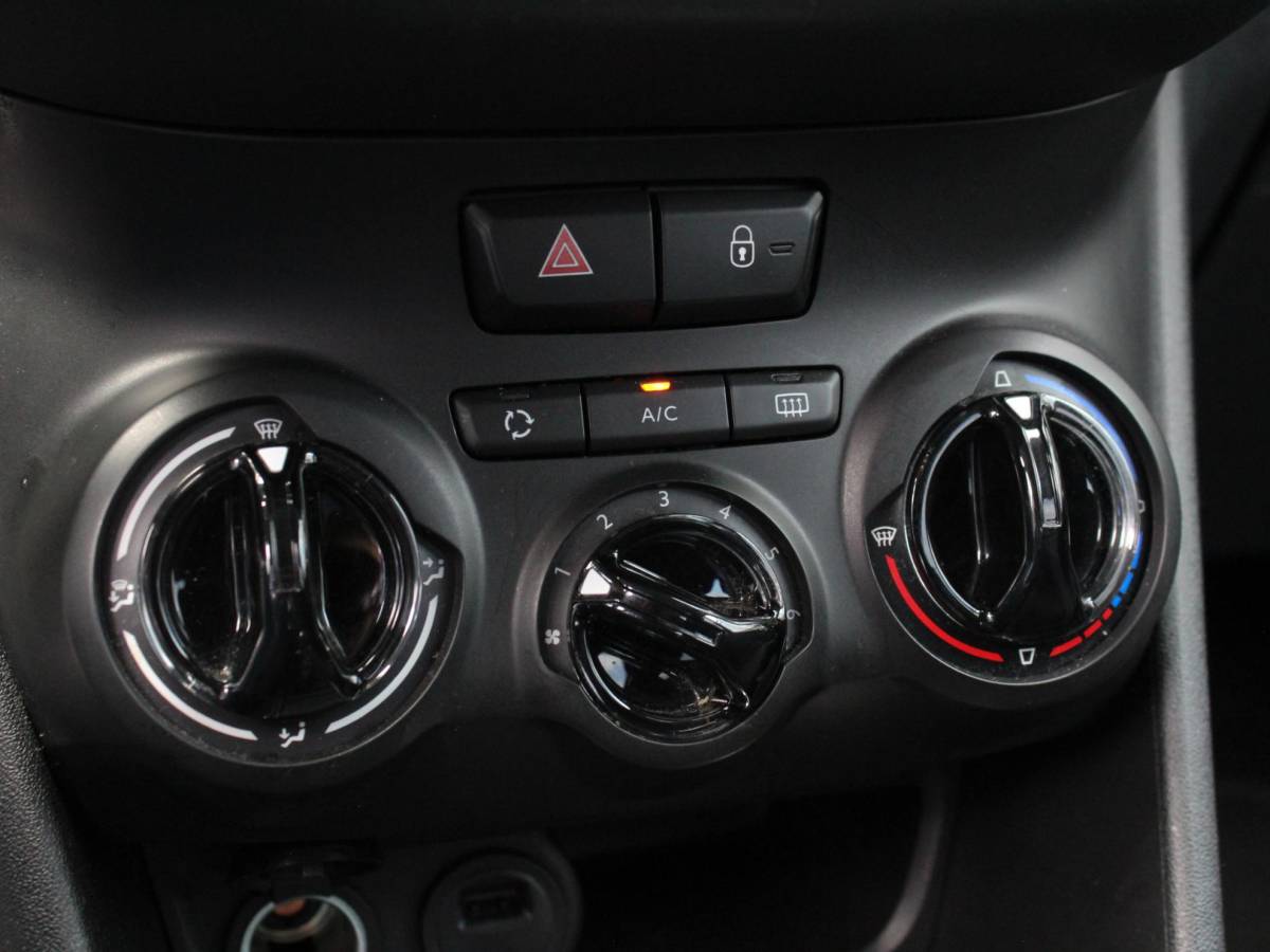Peugeot 208 Peugeot 208 1.2 PureTech Signature | Airco | Navi | Park sens | Lm-Velgen