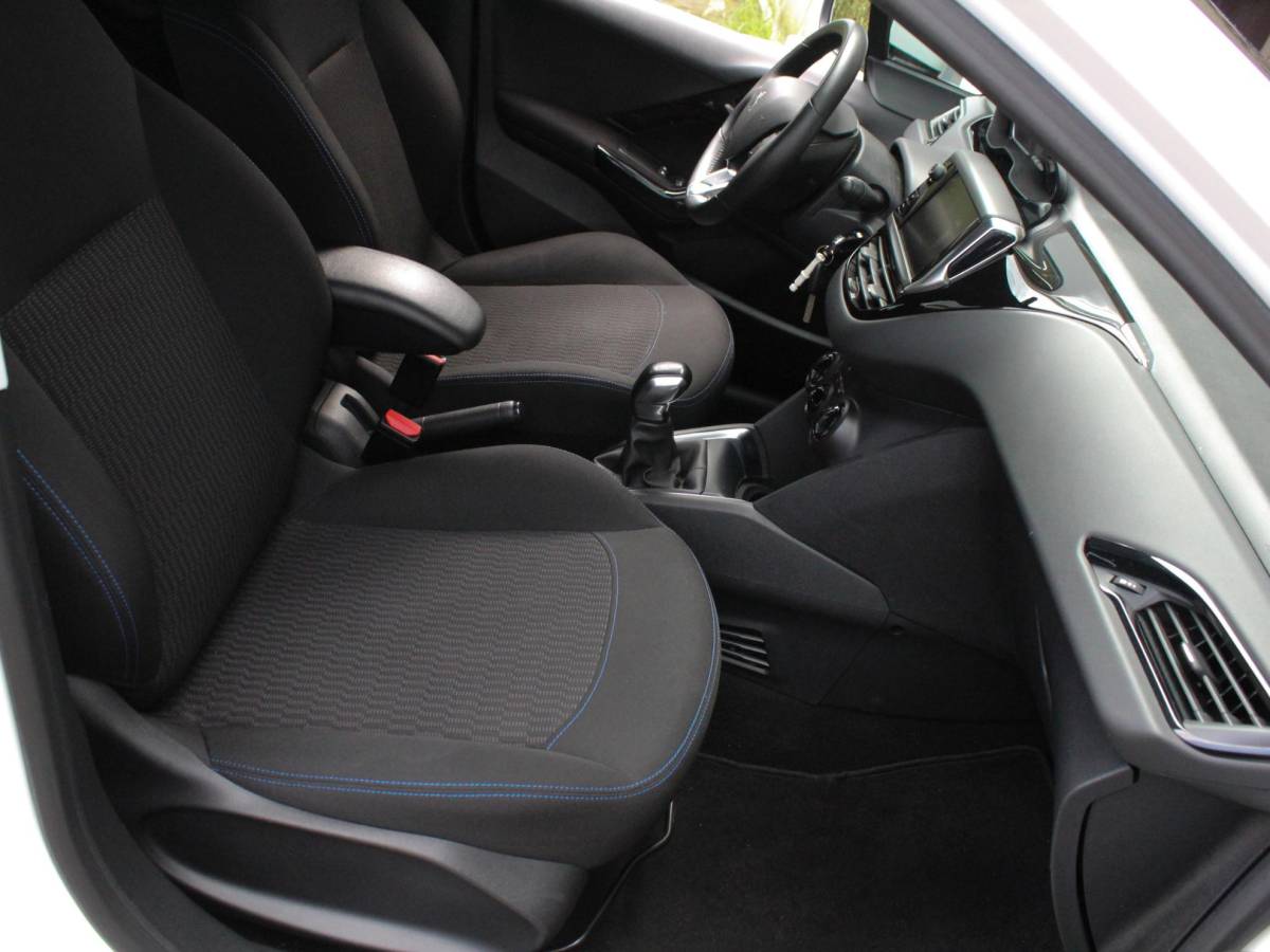 Peugeot 208 Peugeot 208 1.2 PureTech Signature | Airco | Navi | Park sens | Lm-Velgen