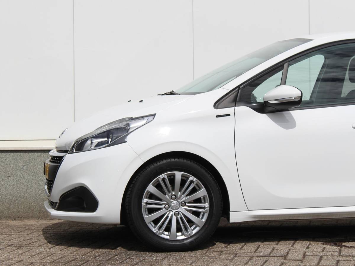 Peugeot 208 Peugeot 208 1.2 PureTech Signature | Airco | Navi | Park sens | Lm-Velgen