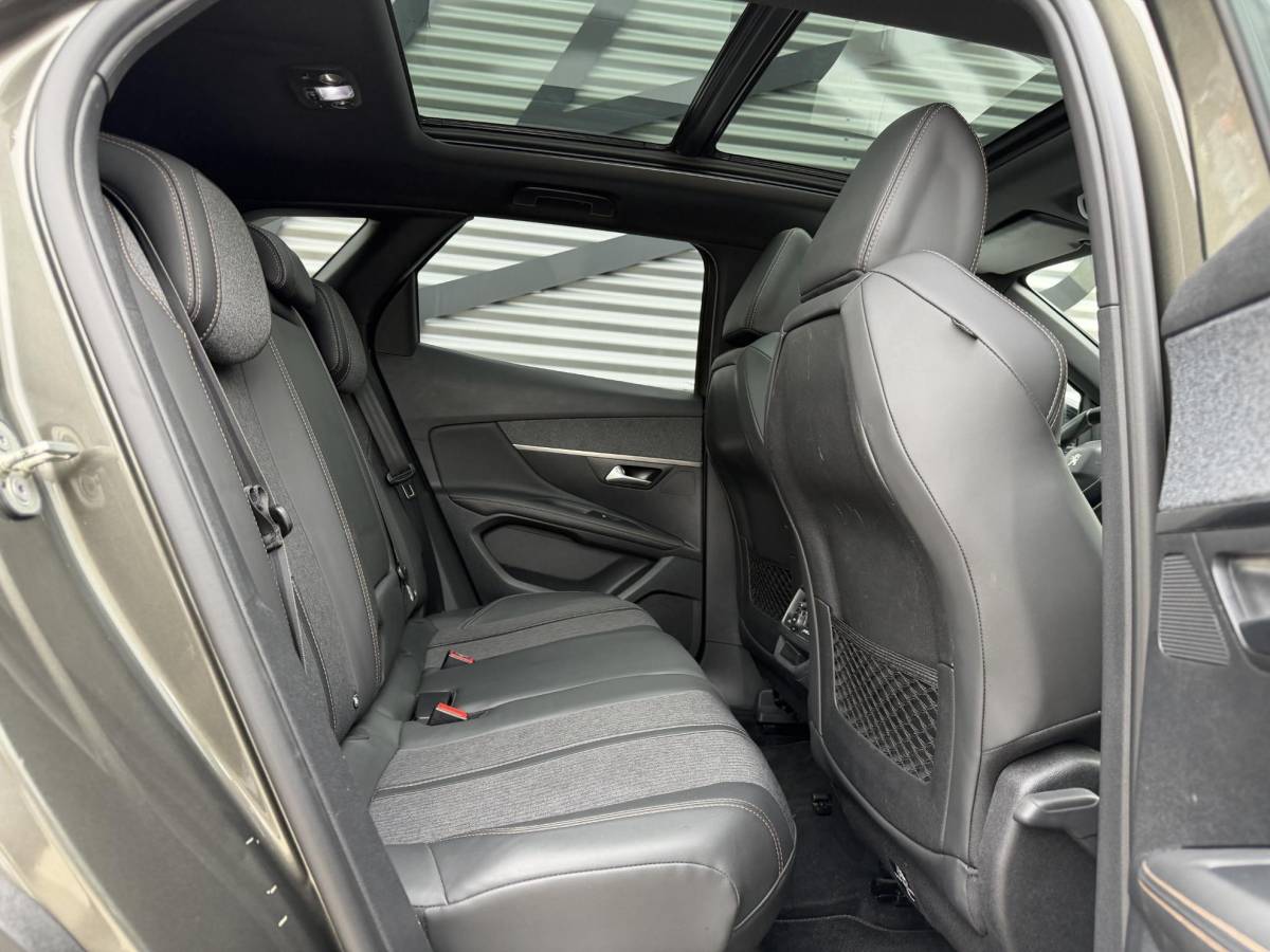 Peugeot 3008 Peugeot 3008 1.2 PureTech GT Line Navi|Pano|Camera|Carplay|Trekhaak|Clima|Cruise|N.A.P|APK tot 02-2027