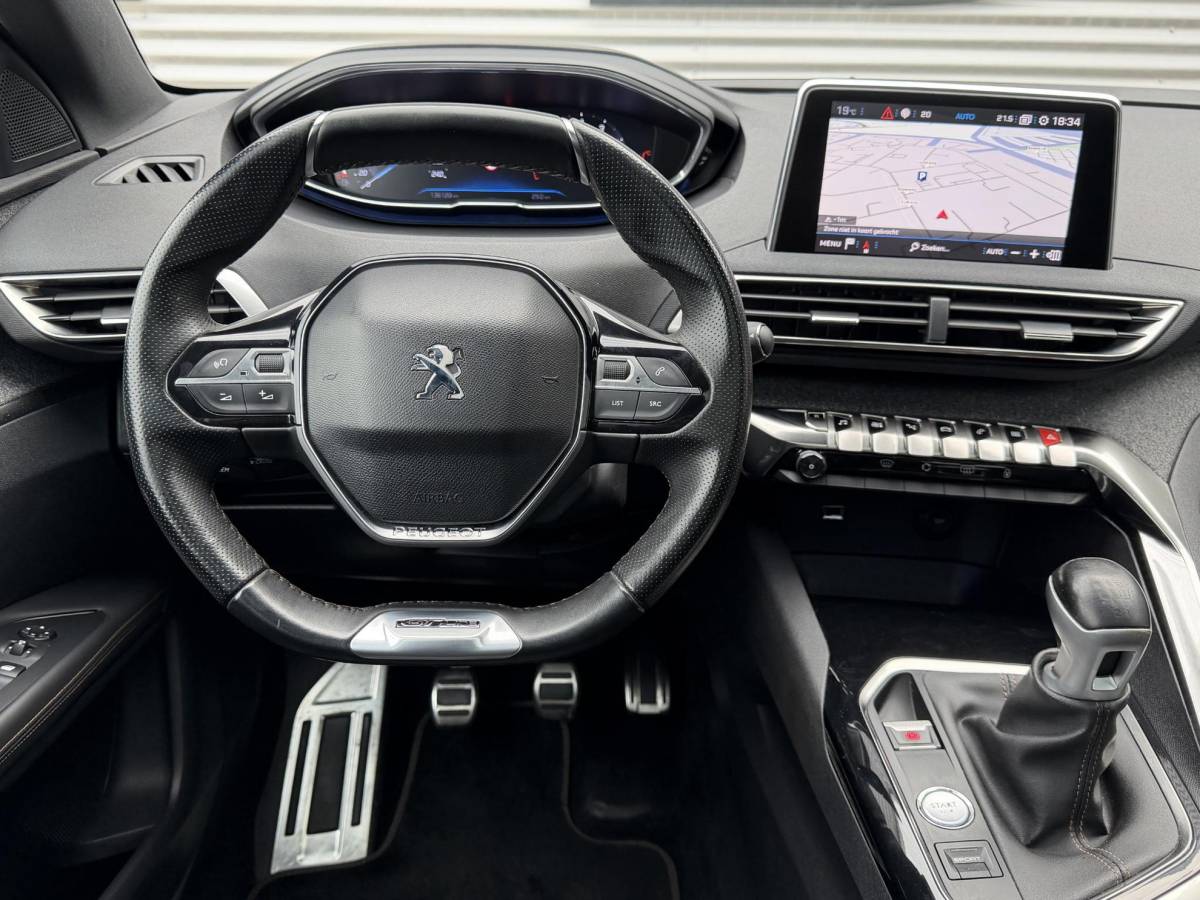 Peugeot 3008 Peugeot 3008 1.2 PureTech GT Line Navi|Pano|Camera|Carplay|Trekhaak|Clima|Cruise|N.A.P|APK tot 02-2027