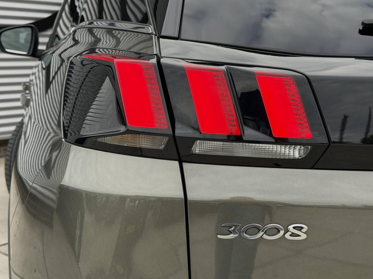 Peugeot 3008 Peugeot 3008 1.2 PureTech GT Line Navi|Pano|Camera|Carplay|Trekhaak|Clima|Cruise|N.A.P|APK tot 02-2027