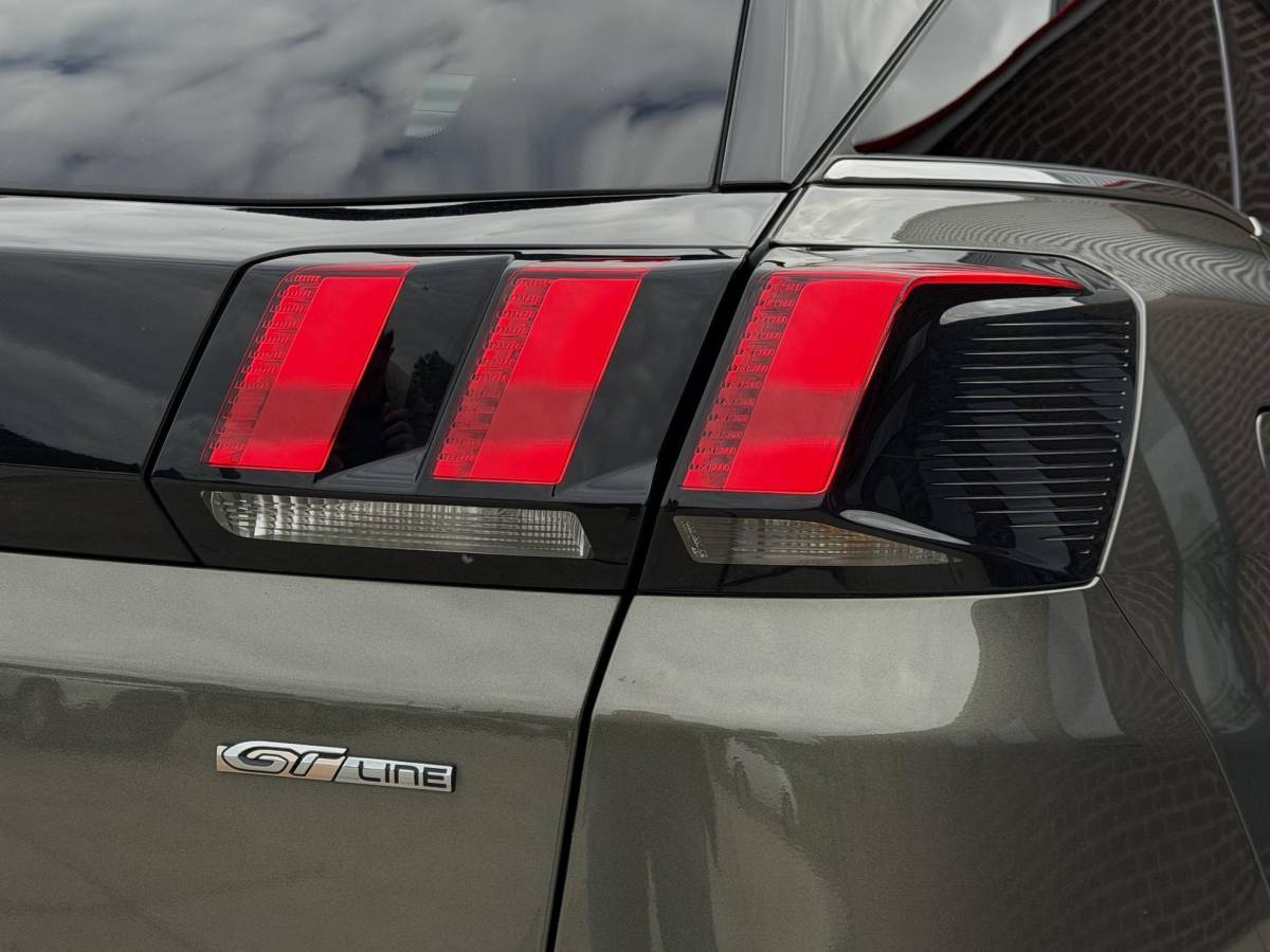 Peugeot 3008 Peugeot 3008 1.2 PureTech GT Line Navi|Pano|Camera|Carplay|Trekhaak|Clima|Cruise|N.A.P|APK tot 02-2027