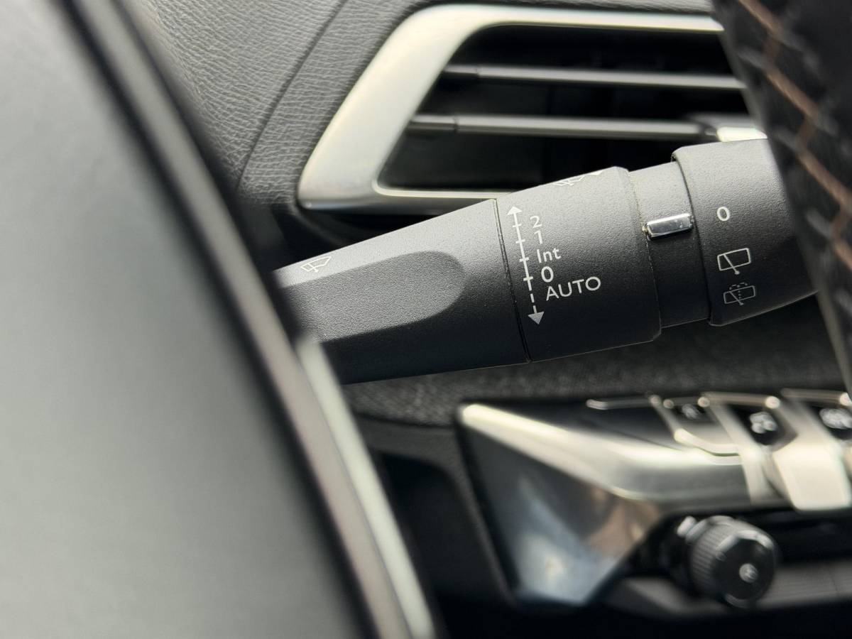 Peugeot 3008 Peugeot 3008 1.2 PureTech GT Line Navi|Pano|Camera|Carplay|Trekhaak|Clima|Cruise|N.A.P|APK tot 02-2027