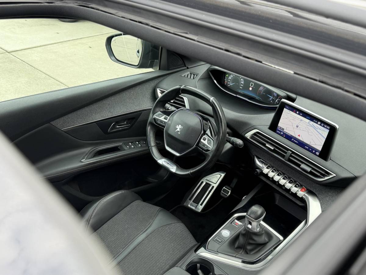 Peugeot 3008 Peugeot 3008 1.2 PureTech GT Line Navi|Pano|Camera|Carplay|Trekhaak|Clima|Cruise|N.A.P|APK tot 02-2027
