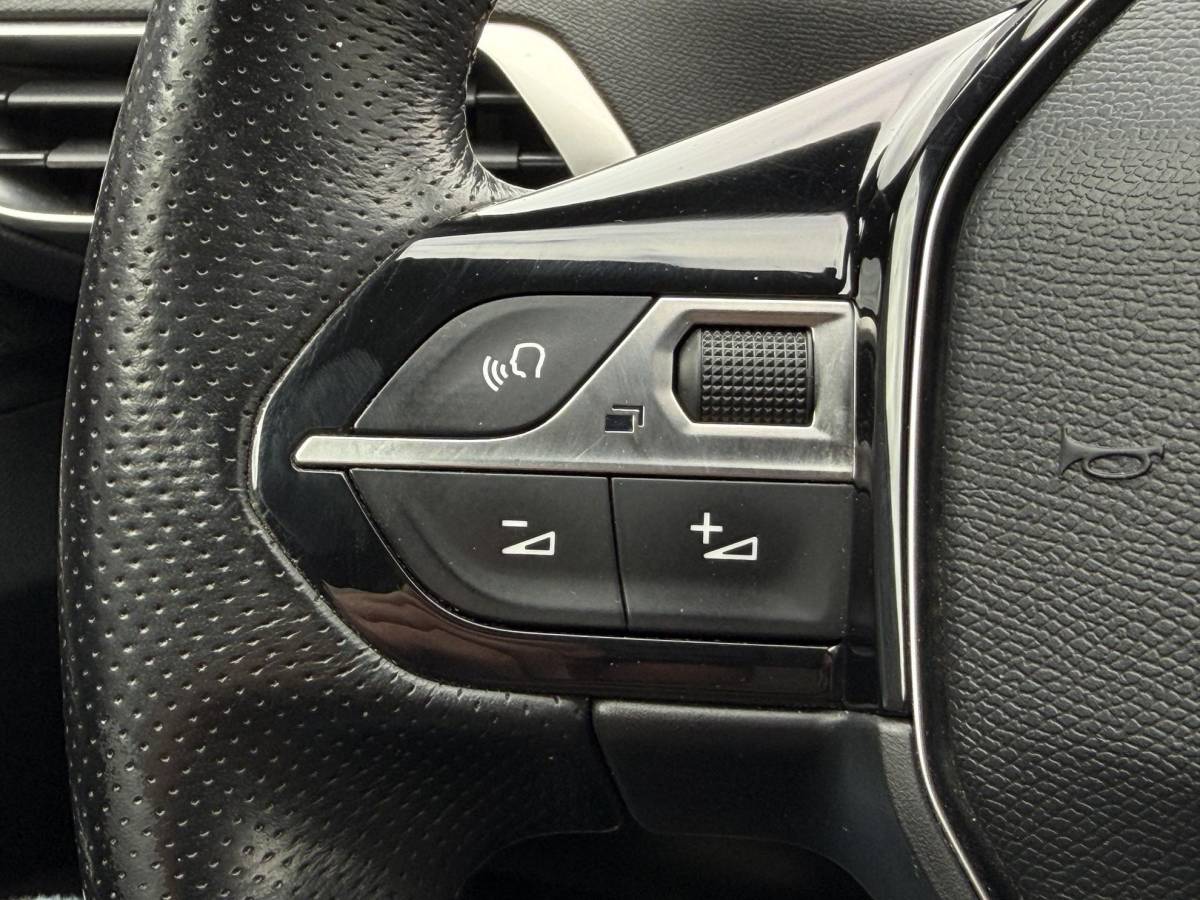 Peugeot 3008 Peugeot 3008 1.2 PureTech GT Line Navi|Pano|Camera|Carplay|Trekhaak|Clima|Cruise|N.A.P|APK tot 02-2027