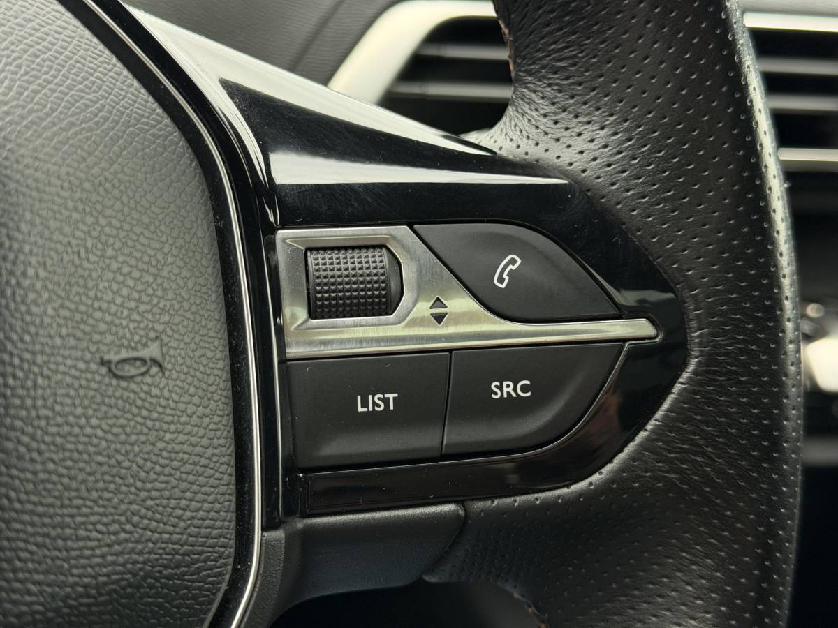 Peugeot 3008 Peugeot 3008 1.2 PureTech GT Line Navi|Pano|Camera|Carplay|Trekhaak|Clima|Cruise|N.A.P|APK tot 02-2027