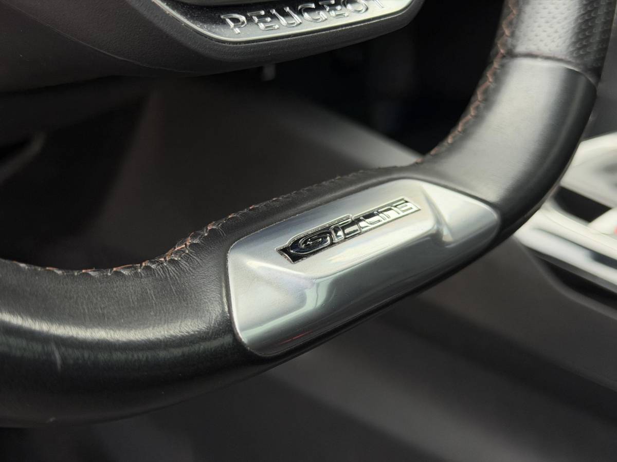 Peugeot 3008 Peugeot 3008 1.2 PureTech GT Line Navi|Pano|Camera|Carplay|Trekhaak|Clima|Cruise|N.A.P|APK tot 02-2027