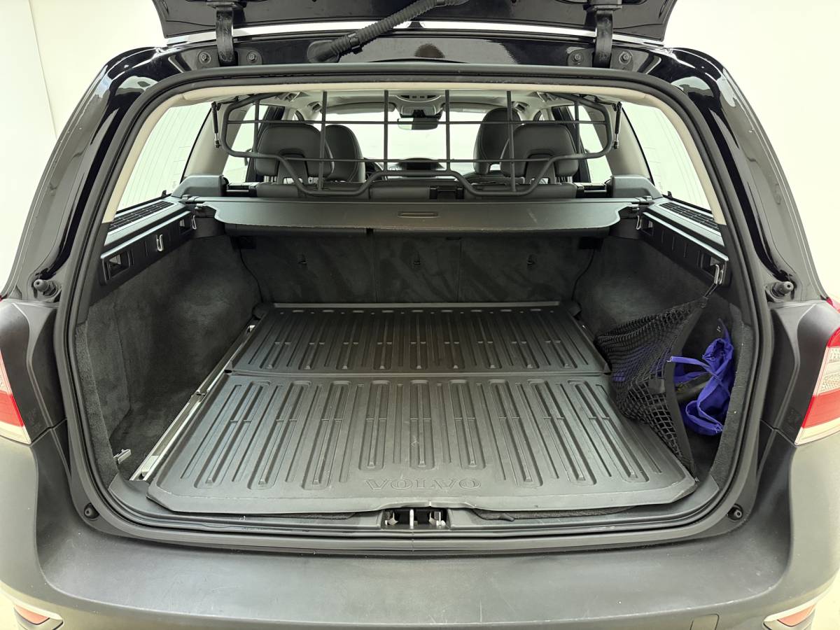 Volvo XC70 Volvo XC70 T5  Polar+ INSCRIPTION / FULL-OPTIONS / ADAPTIVE CRUISE / NIVOMAT / CAMERA / TREKHAAK