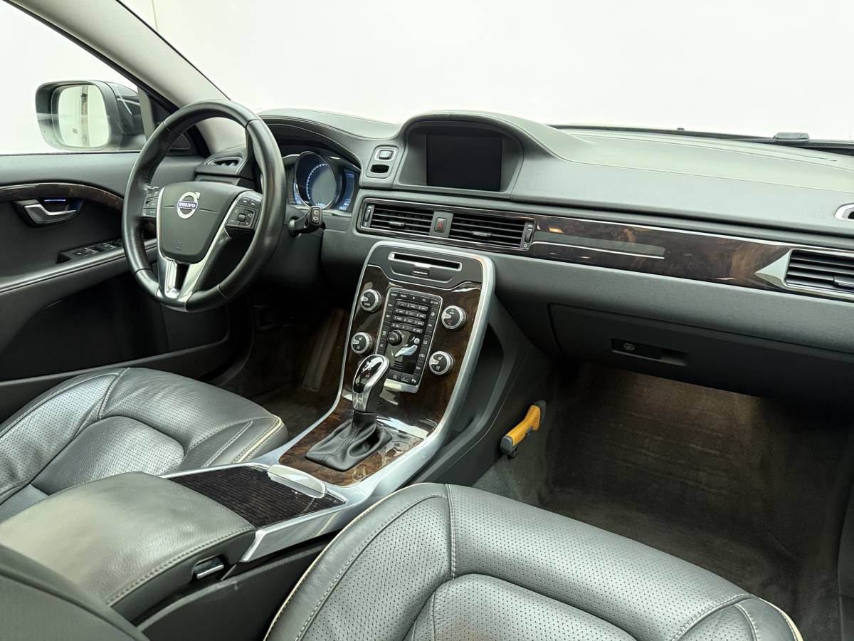 Volvo XC70 Volvo XC70 T5  Polar+ INSCRIPTION / FULL-OPTIONS / ADAPTIVE CRUISE / NIVOMAT / CAMERA / TREKHAAK