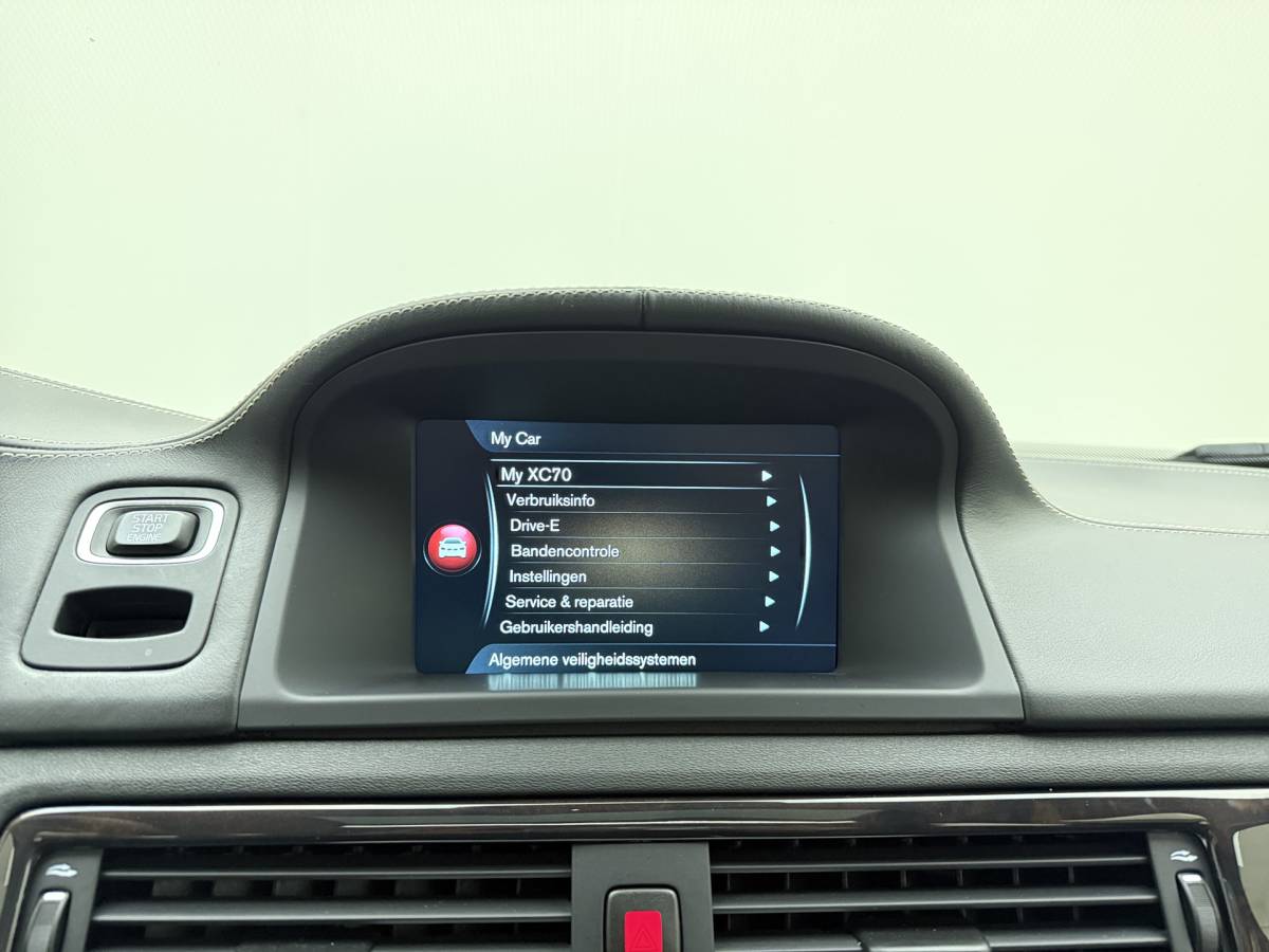 Volvo XC70 Volvo XC70 T5  Polar+ INSCRIPTION / FULL-OPTIONS / ADAPTIVE CRUISE / NIVOMAT / CAMERA / TREKHAAK