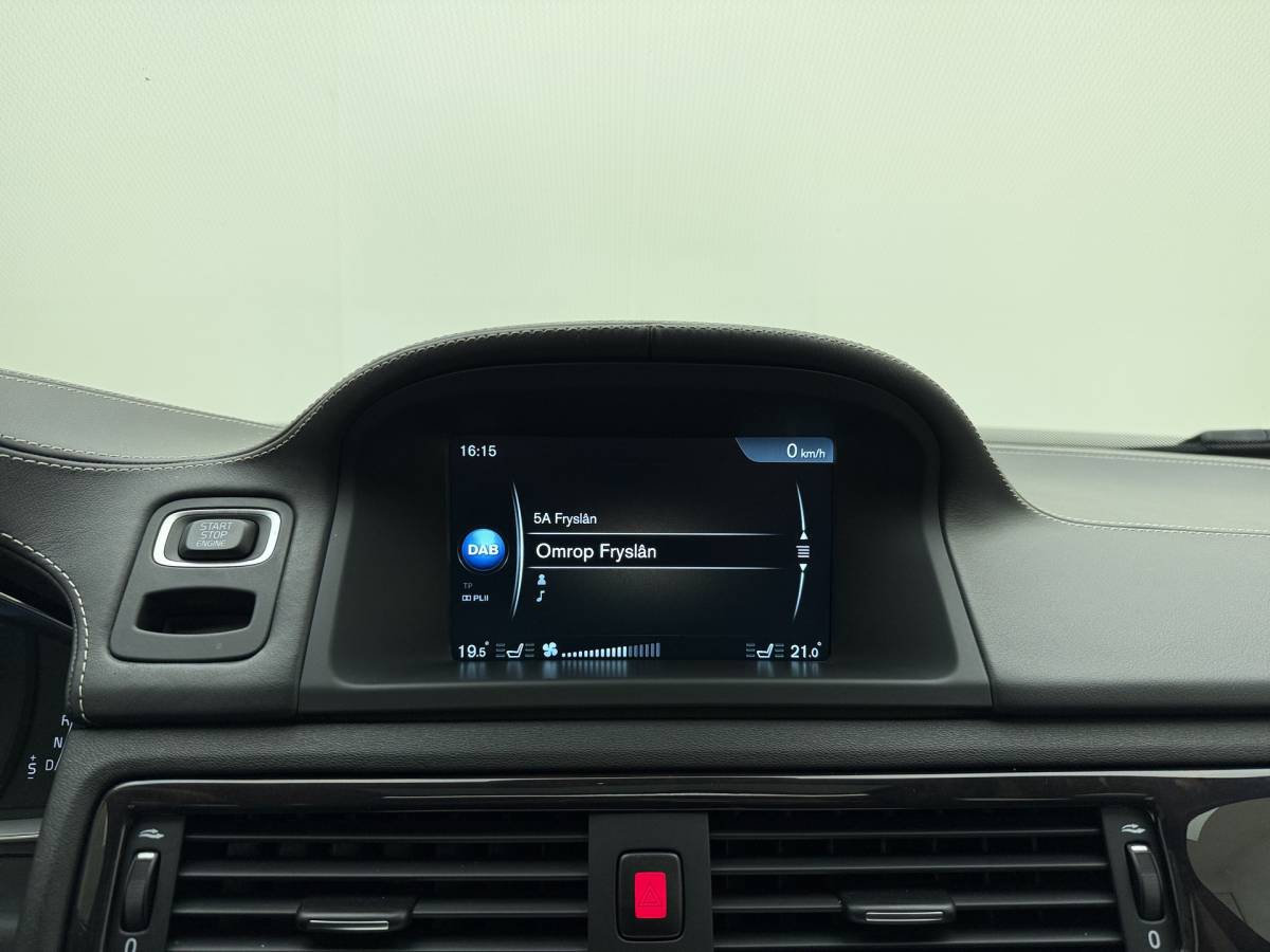 Volvo XC70 Volvo XC70 T5  Polar+ INSCRIPTION / FULL-OPTIONS / ADAPTIVE CRUISE / NIVOMAT / CAMERA / TREKHAAK