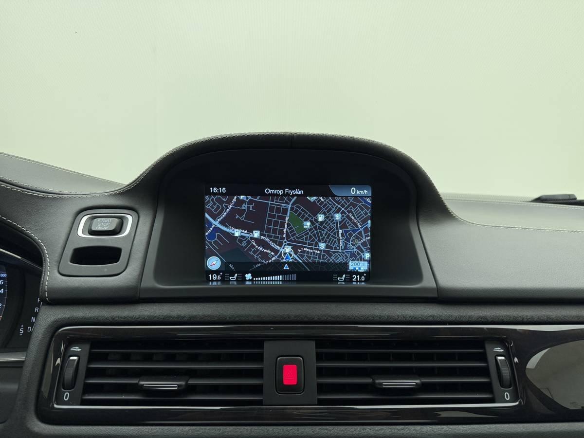 Volvo XC70 Volvo XC70 T5  Polar+ INSCRIPTION / FULL-OPTIONS / ADAPTIVE CRUISE / NIVOMAT / CAMERA / TREKHAAK