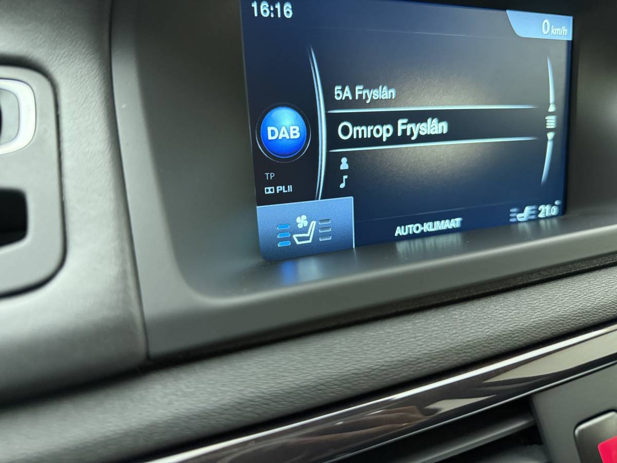 Volvo XC70 Volvo XC70 T5  Polar+ INSCRIPTION / FULL-OPTIONS / ADAPTIVE CRUISE / NIVOMAT / CAMERA / TREKHAAK