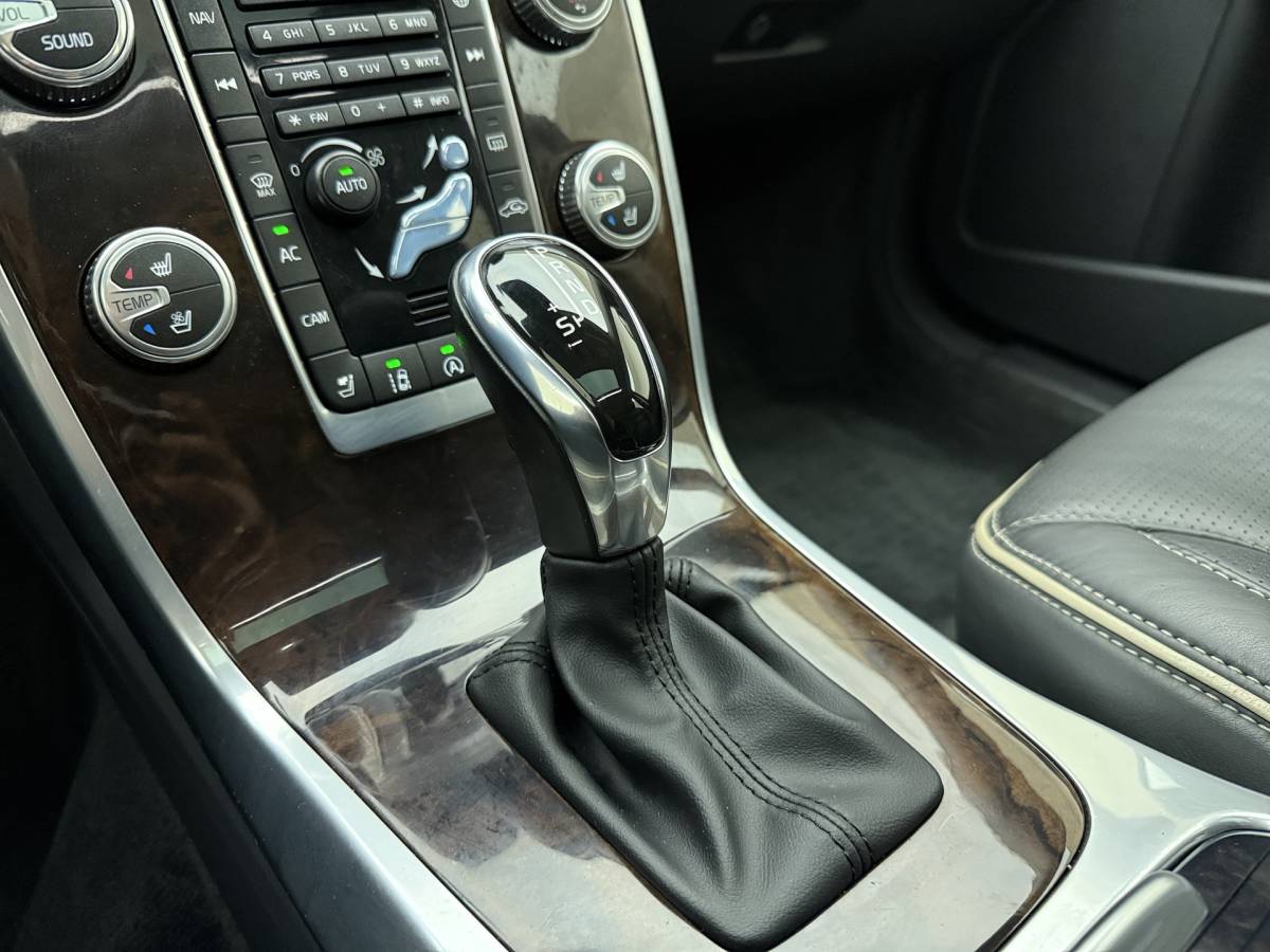 Volvo XC70 Volvo XC70 T5  Polar+ INSCRIPTION / FULL-OPTIONS / ADAPTIVE CRUISE / NIVOMAT / CAMERA / TREKHAAK