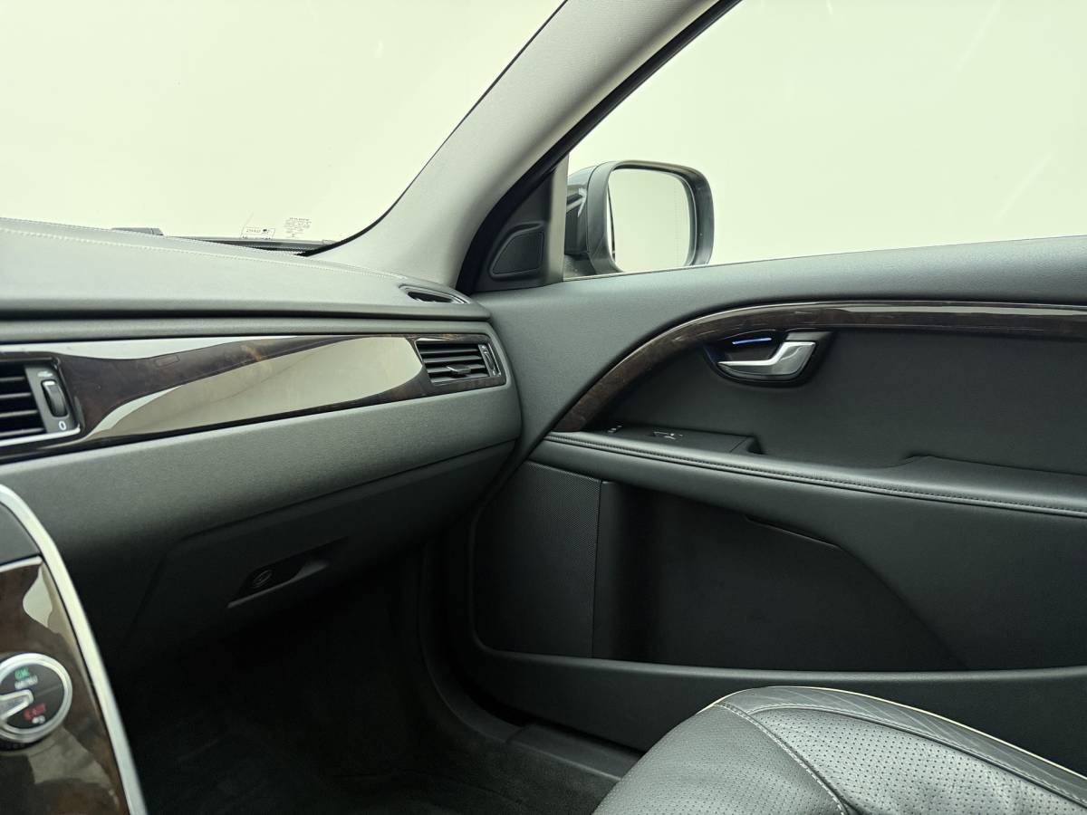 Volvo XC70 Volvo XC70 T5  Polar+ INSCRIPTION / FULL-OPTIONS / ADAPTIVE CRUISE / NIVOMAT / CAMERA / TREKHAAK