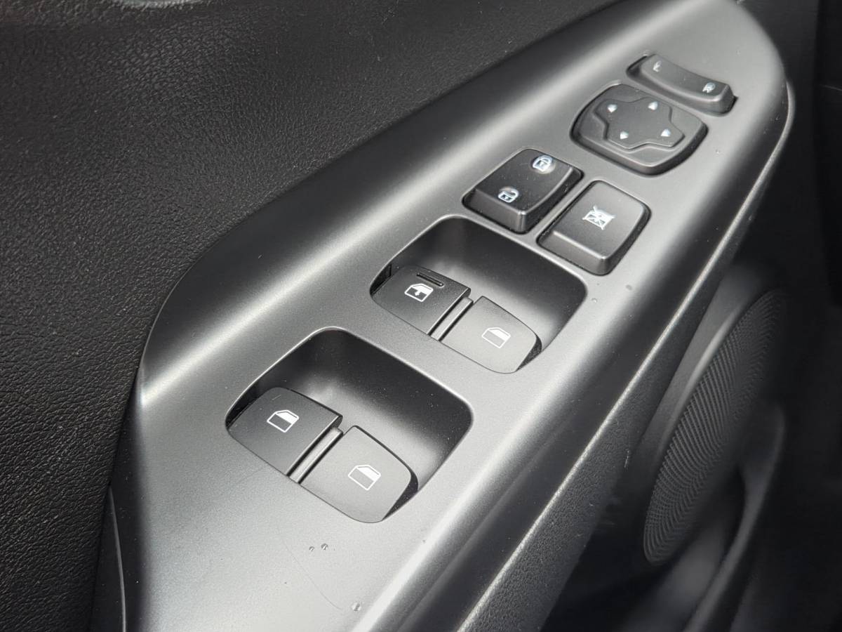 Hyundai Kona Hyundai Kona 1.0T Essence | Airco | Cruise Control | Bluetooth telefoonverbinding | 18” Lichtmetalen velgen | Lane Assist