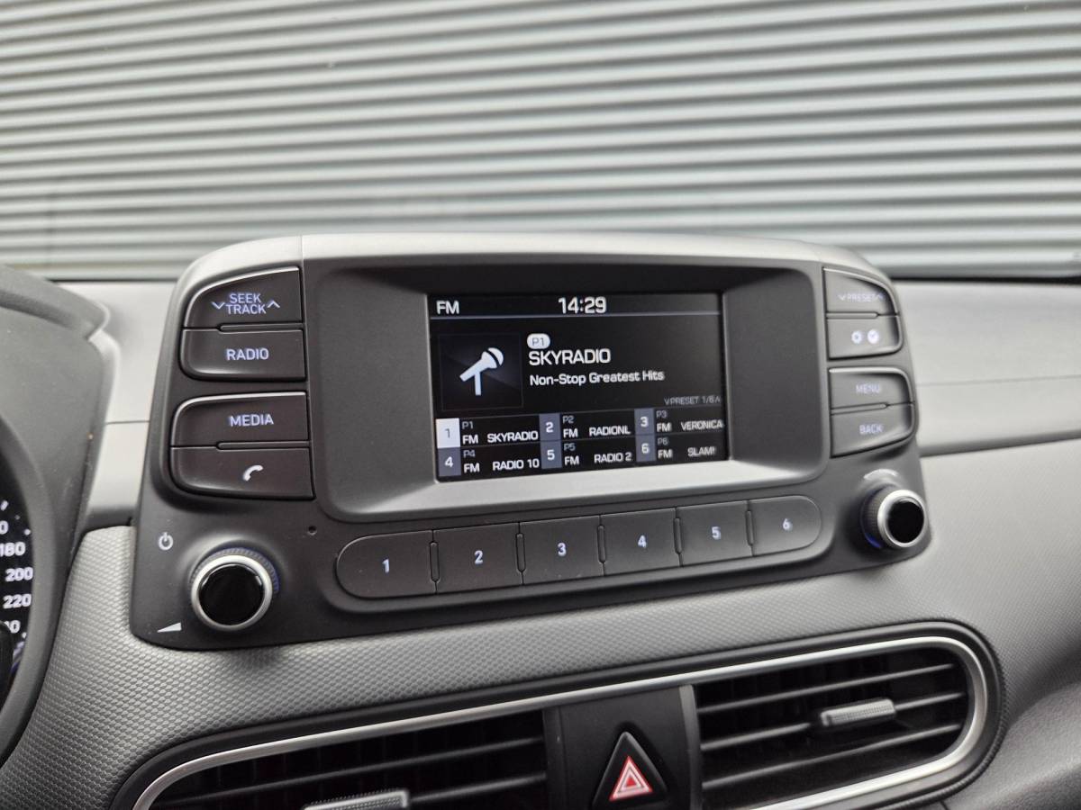 Hyundai Kona Hyundai Kona 1.0T Essence | Airco | Cruise Control | Bluetooth telefoonverbinding | 18” Lichtmetalen velgen | Lane Assist