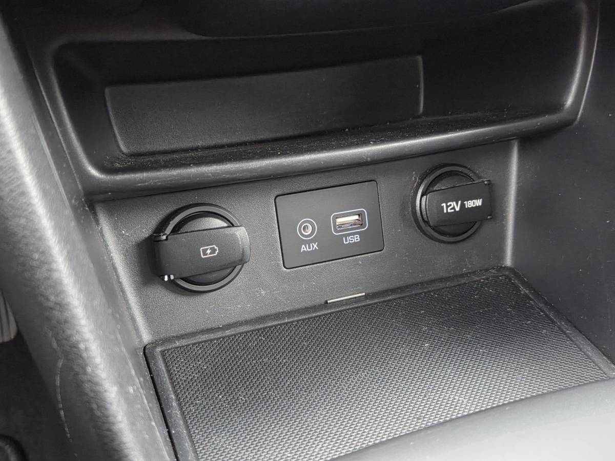 Hyundai Kona Hyundai Kona 1.0T Essence | Airco | Cruise Control | Bluetooth telefoonverbinding | 18” Lichtmetalen velgen | Lane Assist