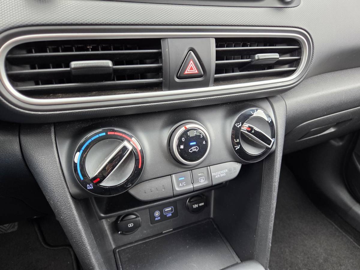 Hyundai Kona Hyundai Kona 1.0T Essence | Airco | Cruise Control | Bluetooth telefoonverbinding | 18” Lichtmetalen velgen | Lane Assist