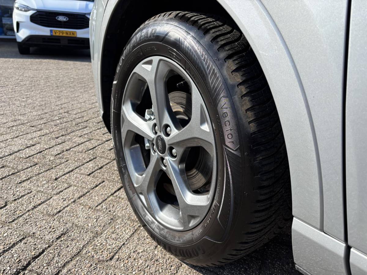 Ford Kuga Ford Kuga 2.5 FHEV ST-Line 190pk | Geen stekker nodig | Winterpack | Sync 4 Navigatie | Apple Carplay/Android auto | Achteruitrijcamera | All Weatherbanden