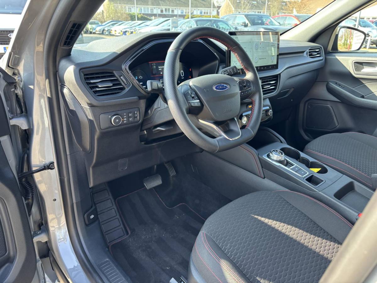 Ford Kuga Ford Kuga 2.5 FHEV ST-Line 190pk | Geen stekker nodig | Winterpack | Sync 4 Navigatie | Apple Carplay/Android auto | Achteruitrijcamera | All Weatherbanden