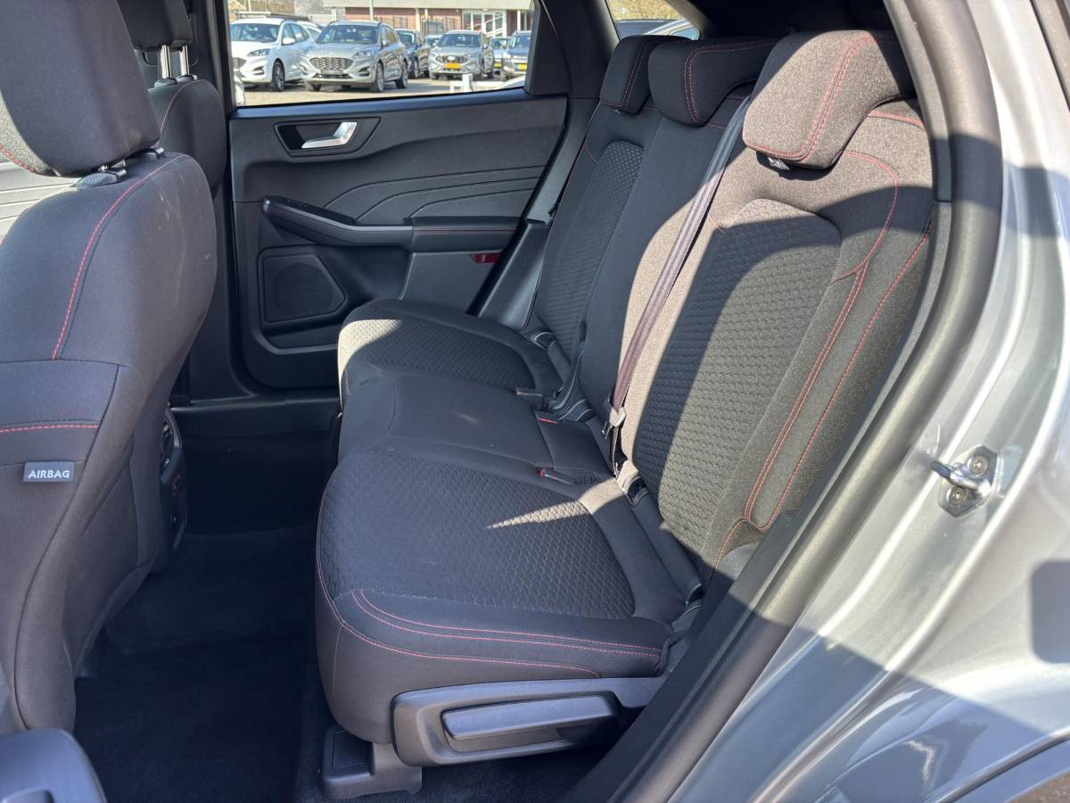 Ford Kuga Ford Kuga 2.5 FHEV ST-Line 190pk | Geen stekker nodig | Winterpack | Sync 4 Navigatie | Apple Carplay/Android auto | Achteruitrijcamera | All Weatherbanden