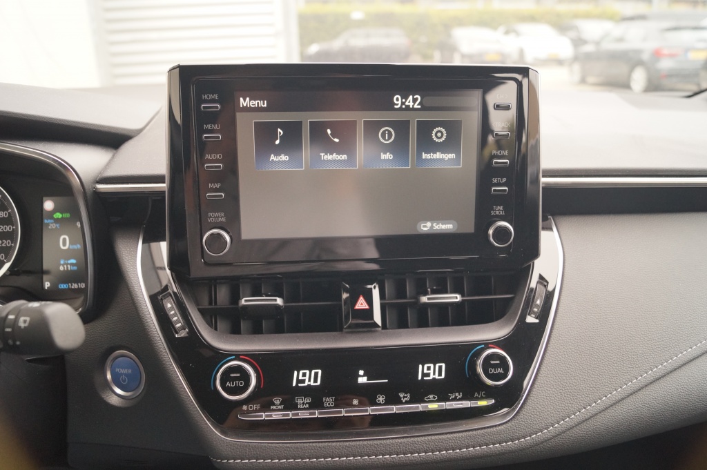 Toyota Corolla Touring Sports Toyota Corolla Touring Sports 1.8 Hybrid Active -ECC-CARPLAY-CAM-
