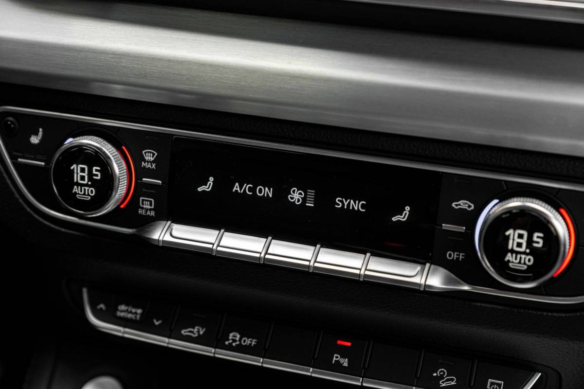 Audi Q5 Audi Q5 50 TFSI e Quattro S Edition 300 PK Virtual Keyless Stoelverwarming Elek.Trekhaak 20”