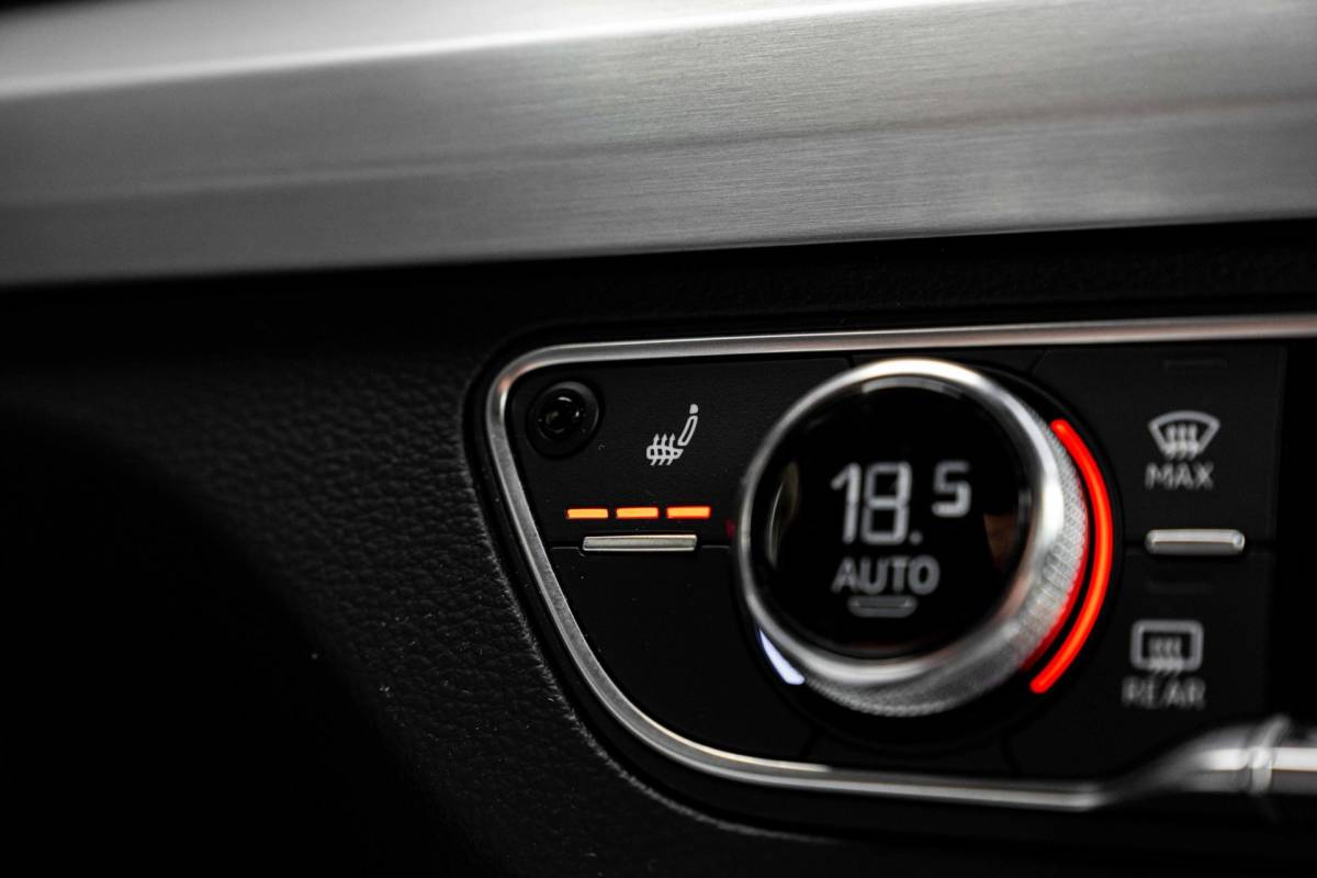 Audi Q5 Audi Q5 50 TFSI e Quattro S Edition 300 PK Virtual Keyless Stoelverwarming Elek.Trekhaak 20”