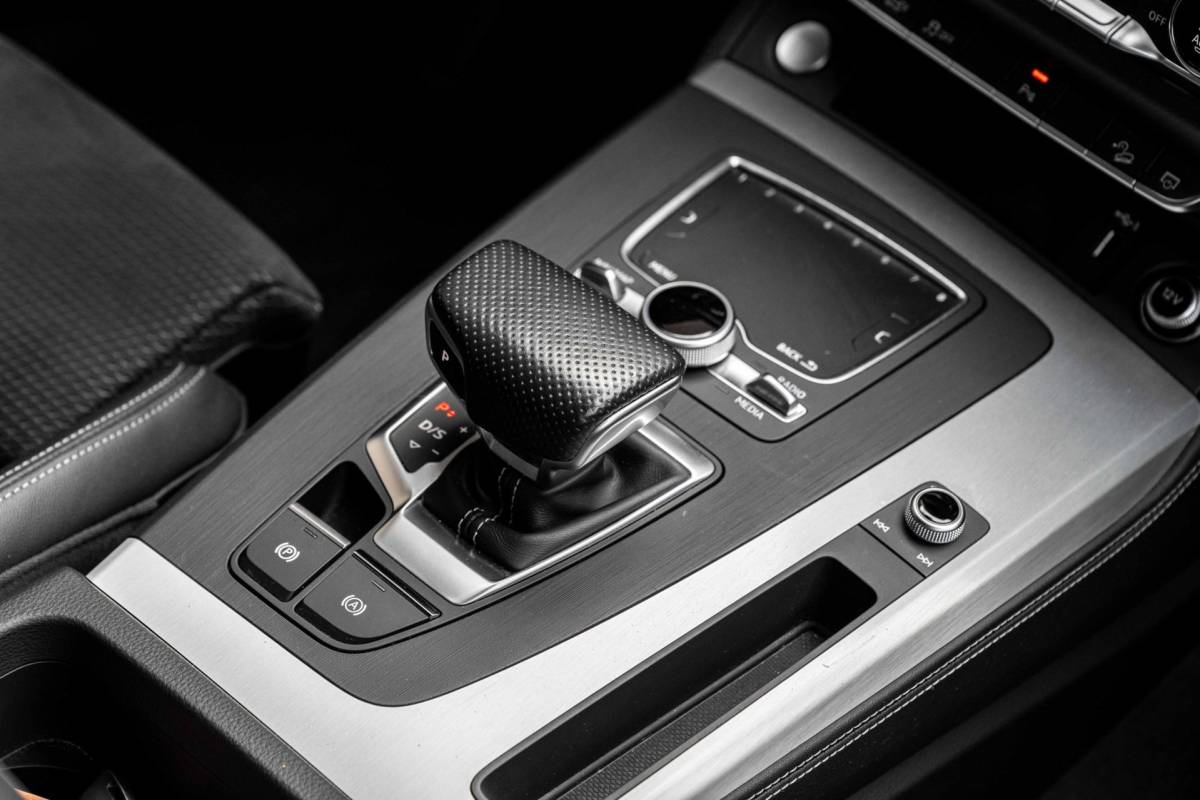 Audi Q5 Audi Q5 50 TFSI e Quattro S Edition 300 PK Virtual Keyless Stoelverwarming Elek.Trekhaak 20”