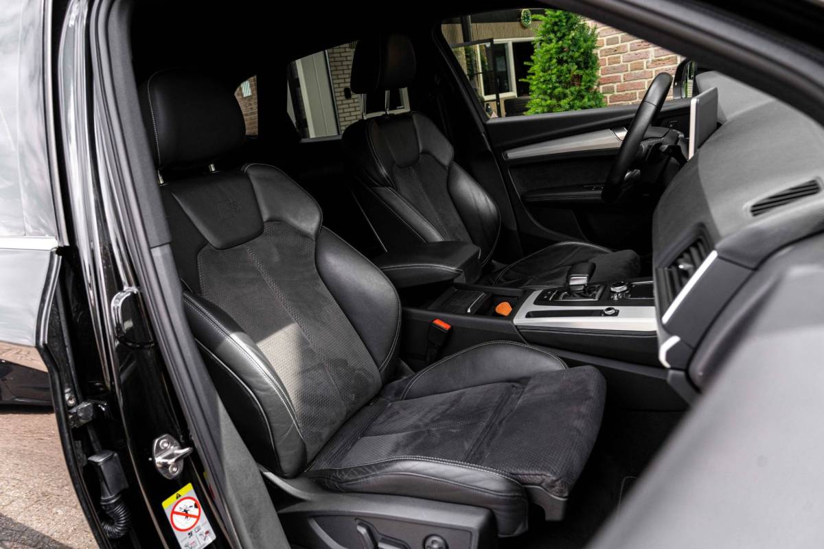 Audi Q5 Audi Q5 50 TFSI e Quattro S Edition 300 PK Virtual Keyless Stoelverwarming Elek.Trekhaak 20”