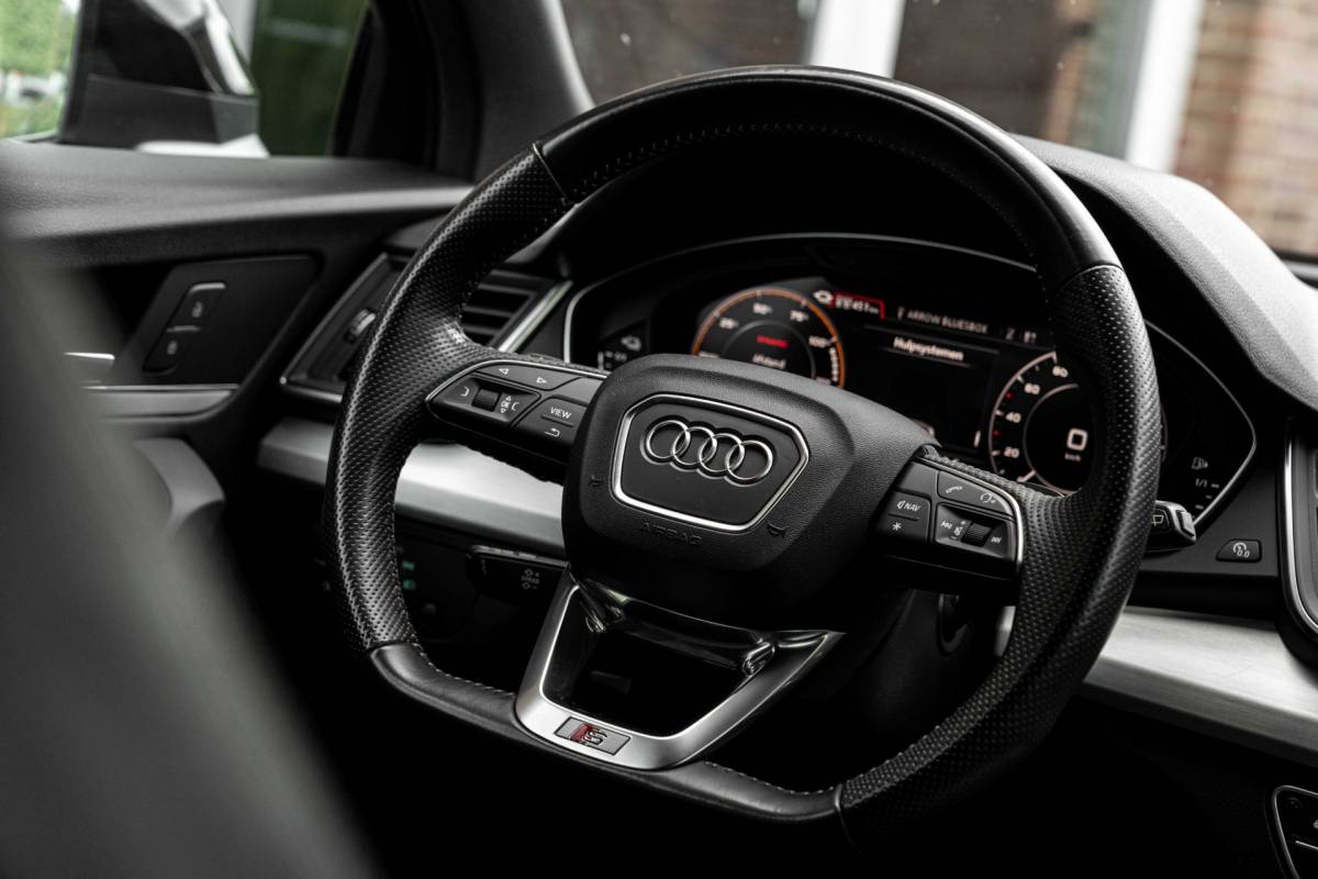 Audi Q5 Audi Q5 50 TFSI e Quattro S Edition 300 PK Virtual Keyless Stoelverwarming Elek.Trekhaak 20”