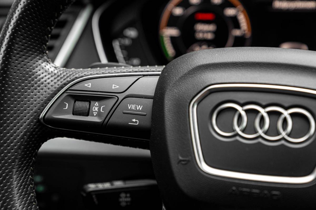 Audi Q5 Audi Q5 50 TFSI e Quattro S Edition 300 PK Virtual Keyless Stoelverwarming Elek.Trekhaak 20”