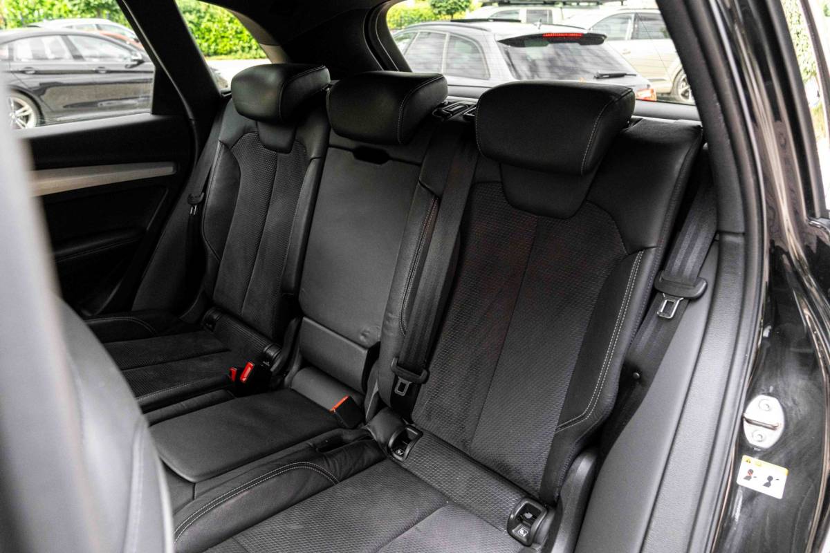 Audi Q5 Audi Q5 50 TFSI e Quattro S Edition 300 PK Virtual Keyless Stoelverwarming Elek.Trekhaak 20”