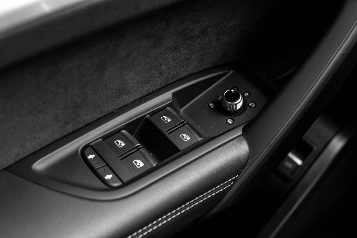 Audi Q5 Audi Q5 50 TFSI e Quattro S Edition 300 PK Virtual Keyless Stoelverwarming Elek.Trekhaak 20”