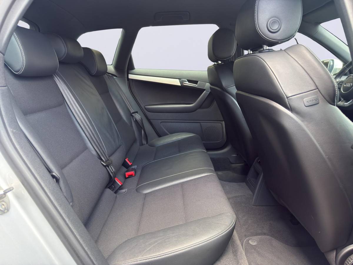 Audi A3 Audi A3 Sportback 1.4 TFSI Ambition Pro Line S /Apple Carplay/Nw. Distributieketting & Koppeling/NL-Auto/BOSE audio/Park. Sens. Achter/Climate & Cruise Control/Xenon licht/Navi/(MET GARANTIE*)
