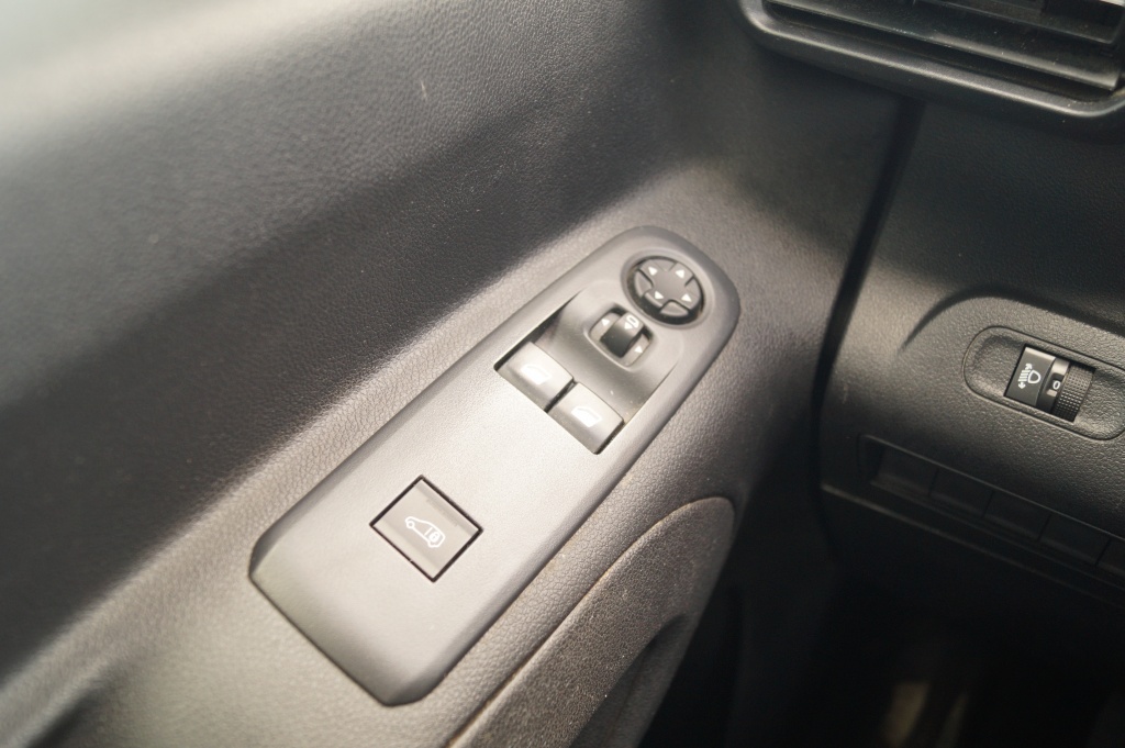 Peugeot Partner Peugeot Partner 1.5 BlueHDI Asphalt -NAVI-CAM-DAB-