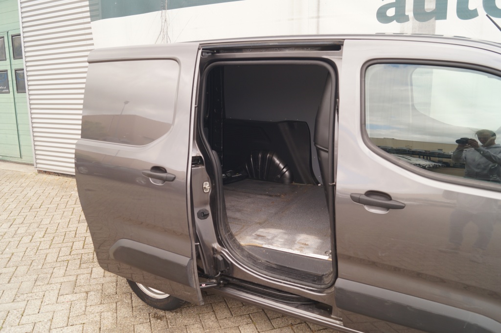 Peugeot Partner Peugeot Partner 1.5 BlueHDI Asphalt -NAVI-CAM-DAB-