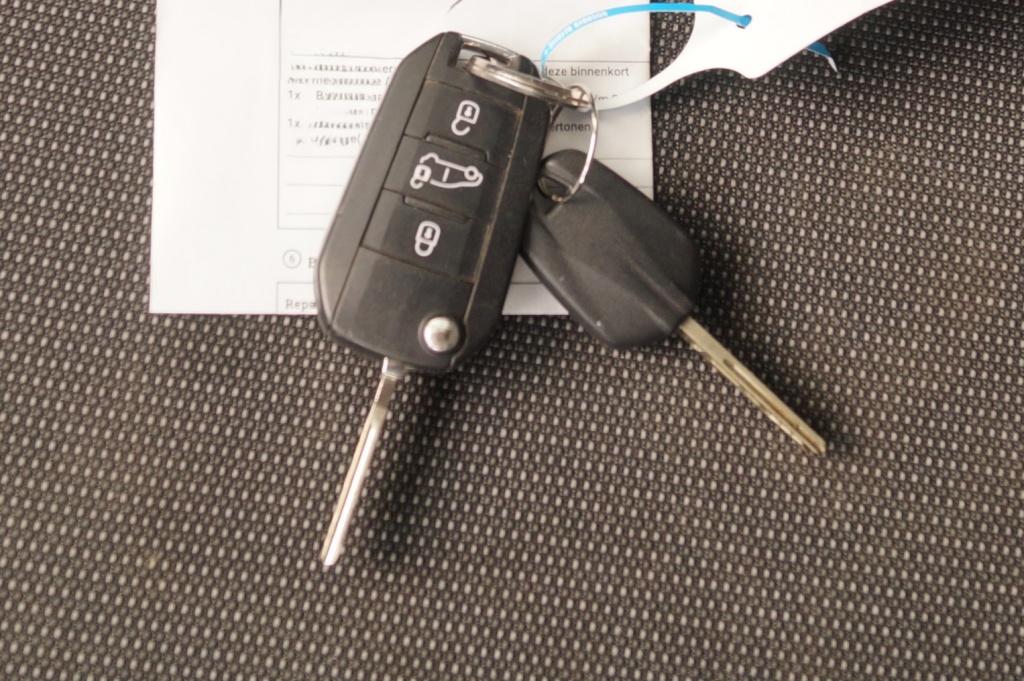 Peugeot Partner Peugeot Partner 1.5 BlueHDI Asphalt -NAVI-CAM-DAB-