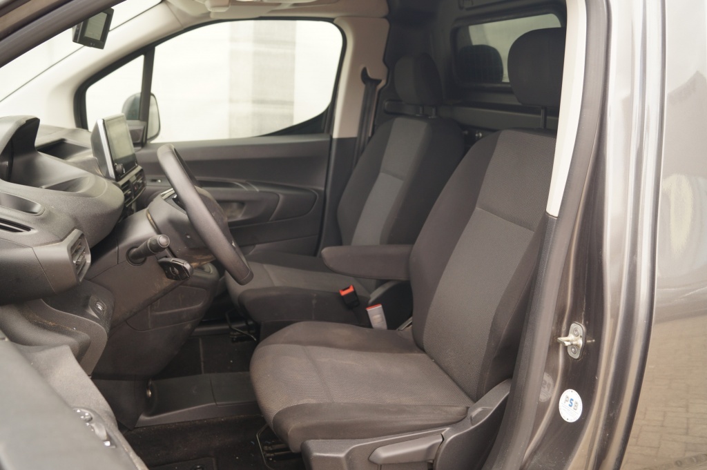 Peugeot Partner Peugeot Partner 1.5 BlueHDI Asphalt -NAVI-CAM-DAB-