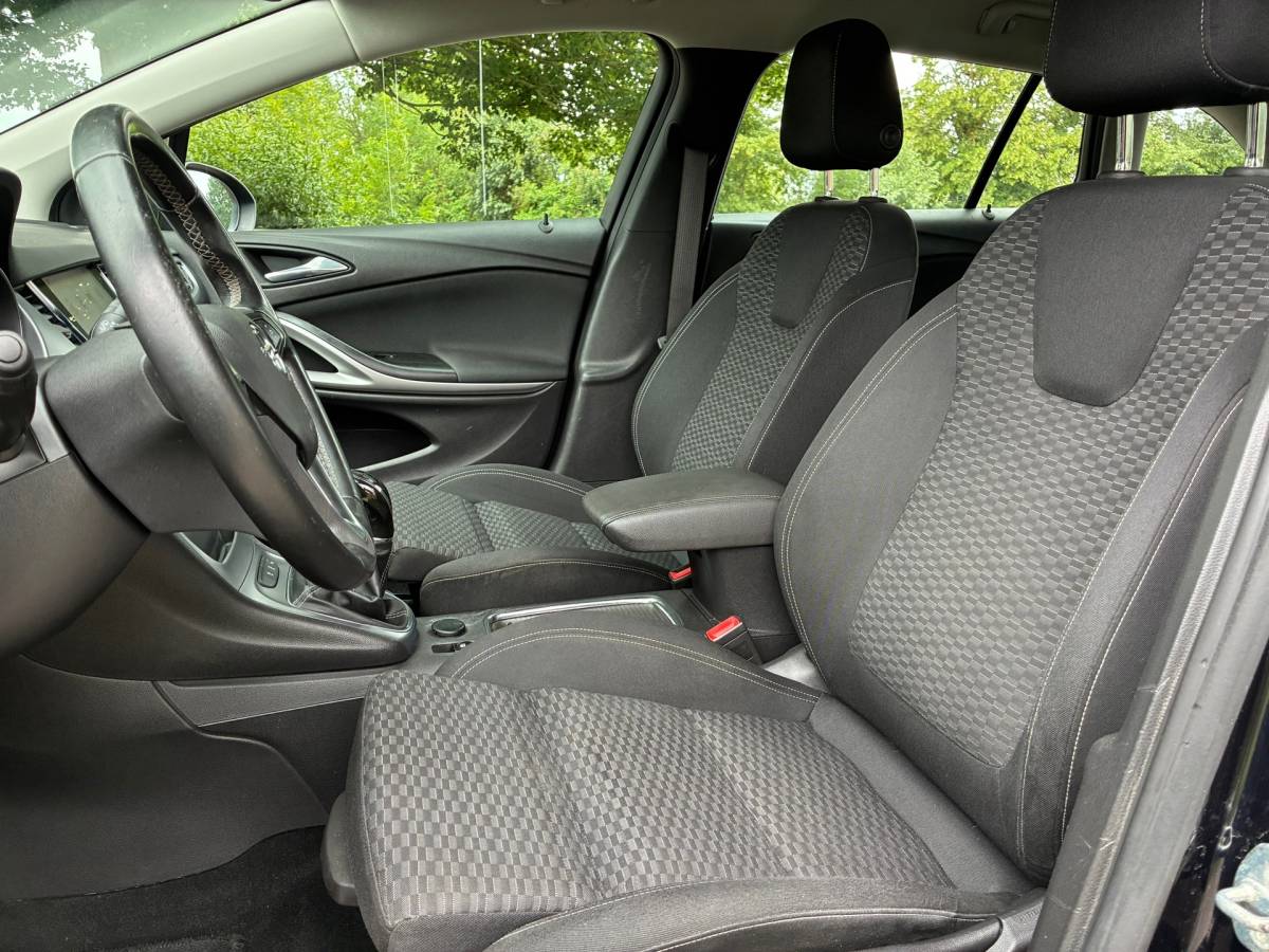 Opel Astra Opel Astra Sports Tourer 1.4 Business+ | Cruise + Clima nu € 5.450,-!!!