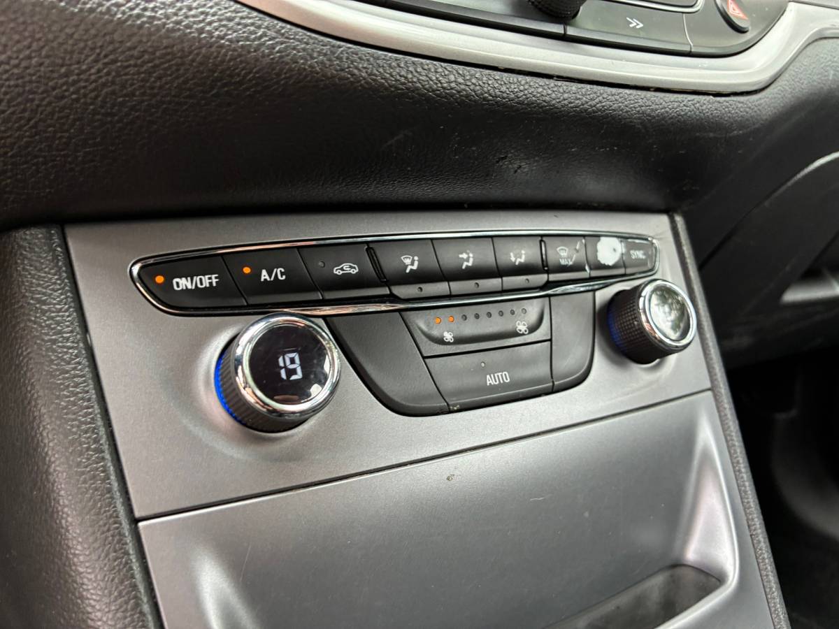 Opel Astra Opel Astra Sports Tourer 1.4 Business+ | Cruise + Clima nu € 5.450,-!!!
