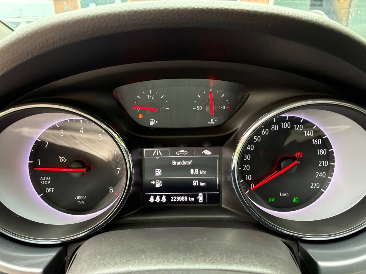 Opel Astra Opel Astra Sports Tourer 1.4 Business+ | Cruise + Clima nu € 5.450,-!!!