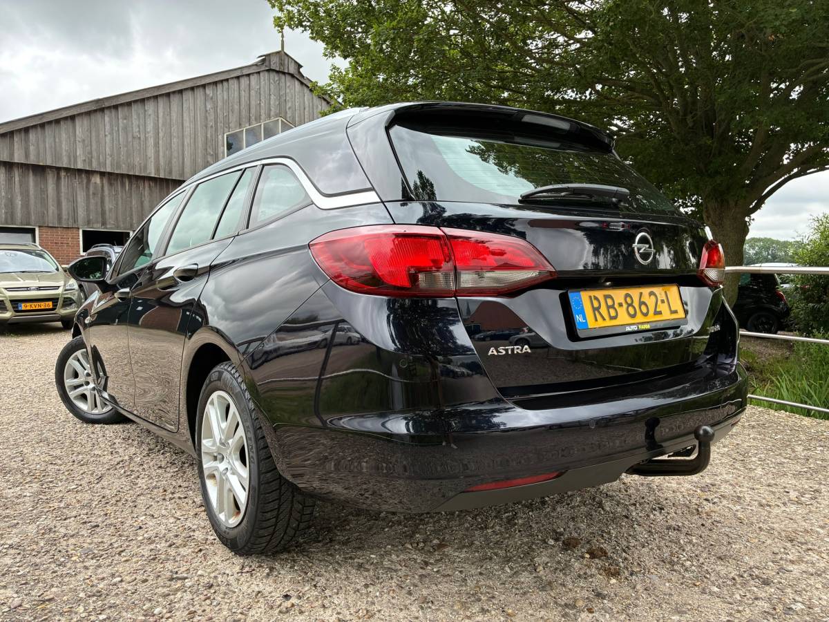 Opel Astra Opel Astra Sports Tourer 1.4 Business+ | Cruise + Clima nu € 5.450,-!!!