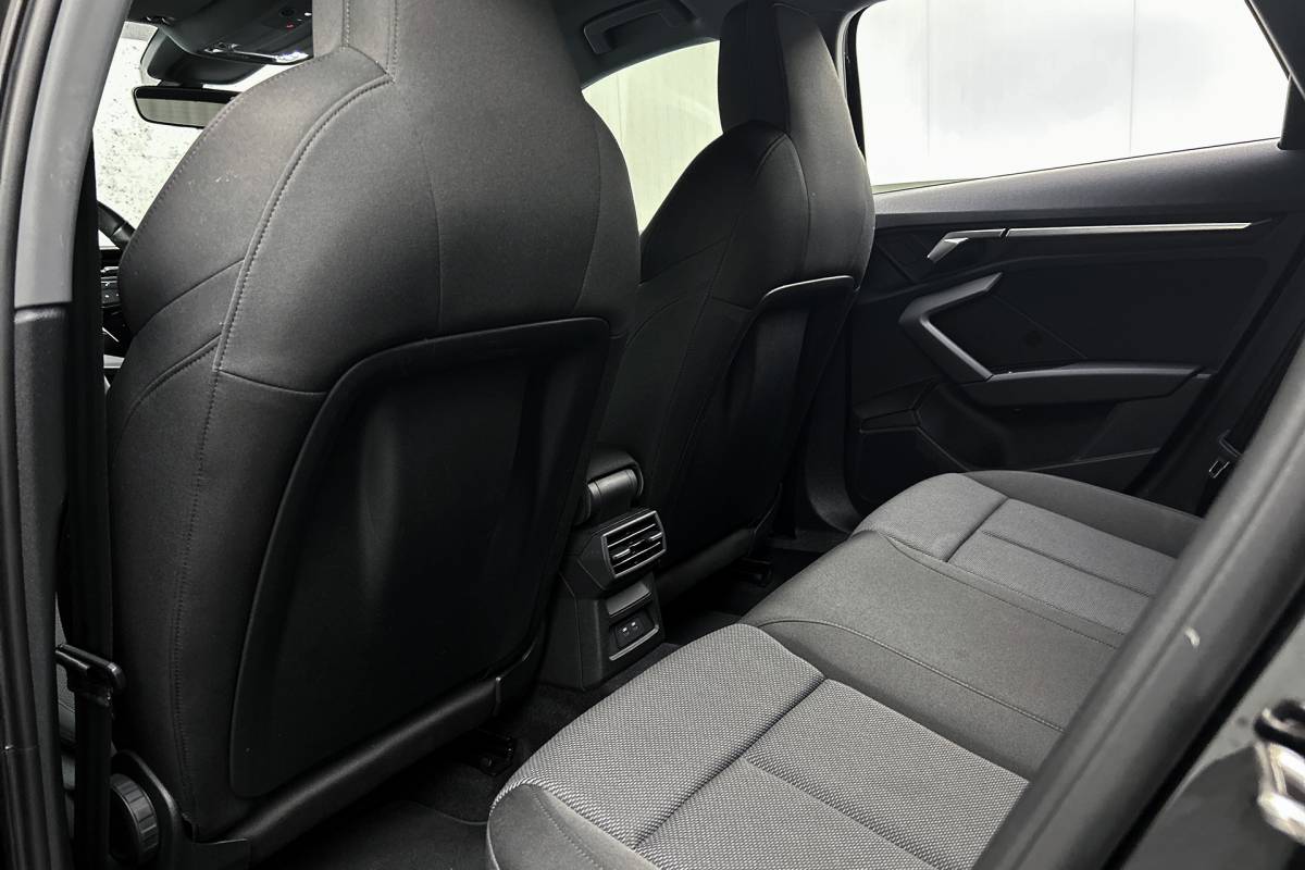 Audi A3 Audi A3 Sportback 30 TFSI Advanced edition | Stoelverwarming | Navigatie | Airco