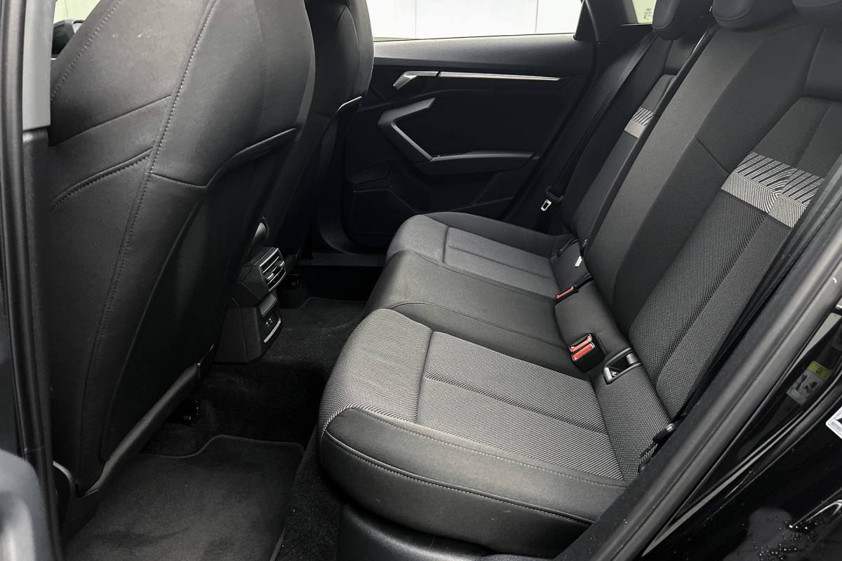 Audi A3 Audi A3 Sportback 30 TFSI Advanced edition | Stoelverwarming | Navigatie | Airco
