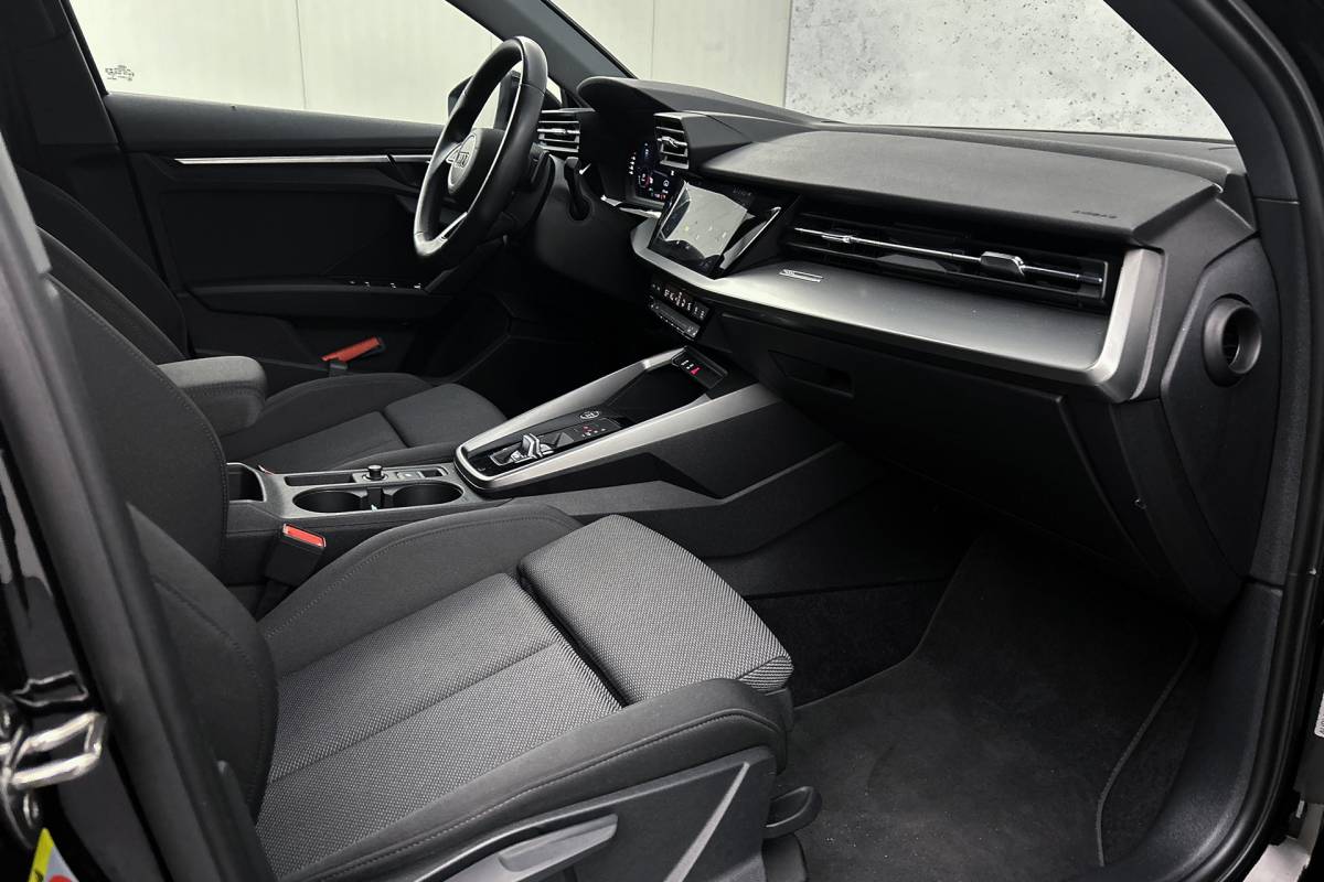 Audi A3 Audi A3 Sportback 30 TFSI Advanced edition | Stoelverwarming | Navigatie | Airco