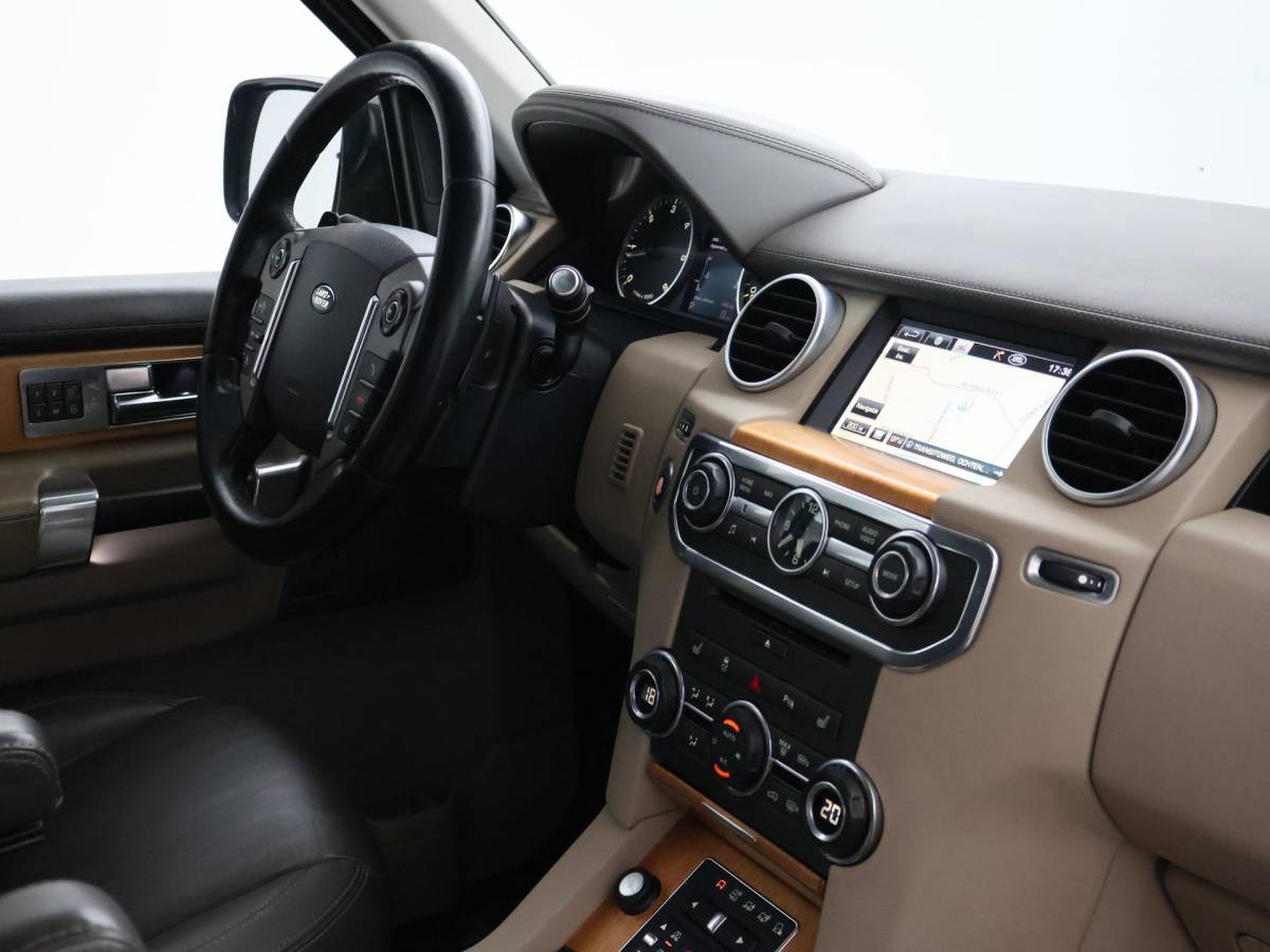 Land Rover Discovery Land Rover Discovery 3.0 SDV6 256 PK HSE GRIJS KENTEKEN + SCHUIFDAK | CAMERA | LEDER | HK | TREKHAAK